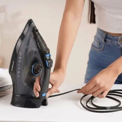 Hyundai Steam Iron 2600W with Cord Rewind - Black